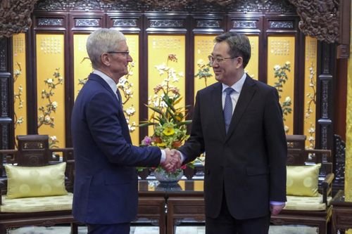 CEO Apple gặp Phó Thủ tướng Trung Quốc