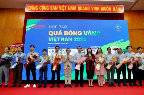 Ra mắt QBV 2023: Áo đấu của Huỳnh Như được bán để giúp đỡ các cựu cầu thủ