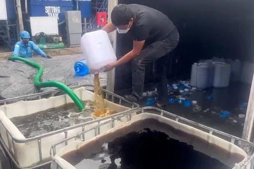 Tiêu hủy 7.000 lít rượu không đảm bảo chất lượng