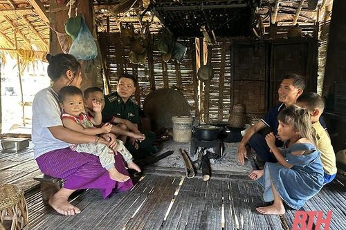 Thắm tình kết nghĩa nơi 'phên dậu'