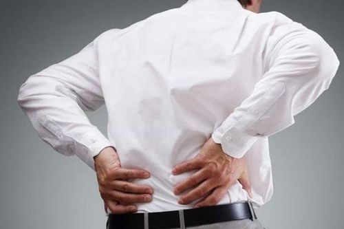 Bác sĩ trả lời: Bị thoát vị đĩa đệm có nên mổ không?