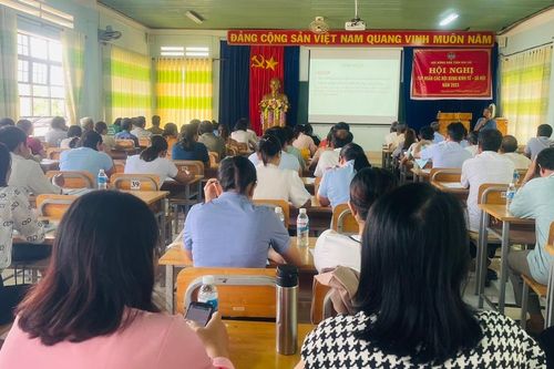 Ayun Pa: Tập huấn các nội dung kinh tế-xã hội cho hơn 100 cán bộ, hội viên nông dân