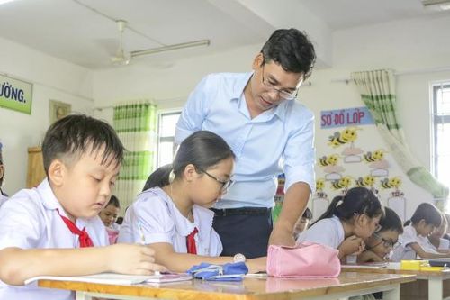 Nha Trang: Trường, lớp đang... quá tải