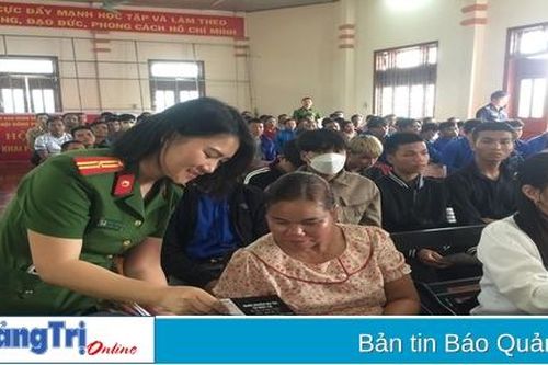 Tuyên truyền phòng chống ma túy cho người dân biên giới