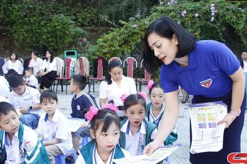 Đẩy mạnh tuyên truyền sử dụng điện an toàn, tiết kiệm