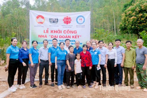 Khởi công nhà Đại đoàn kết ở Sơn Dương