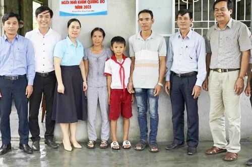 'Ngôi nhà Khăn quàng đỏ' tiếp bước em đến trường