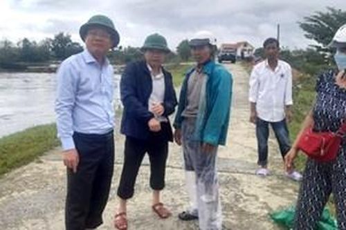 Quảng Điền: Lốc xoáy, nước lớn, học sinh 3 xã vùng trũng nghỉ học