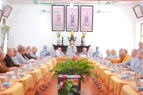 Hà Nội: Chư Ni Phân ban Ni giới T.Ư và các tỉnh thành họp mặt tại chùa Kim Liên