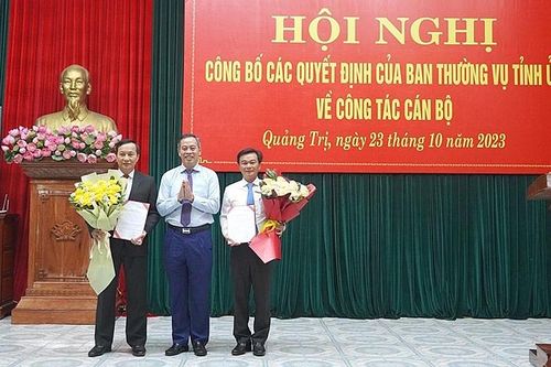 Quảng Trị: Công bố các quyết định về điều động nhân sự