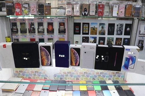 Mua linh kiện về tự lắp ráp hàng nghìn chiếc điện thoại rồi bán trên sàn thương mại điện tử