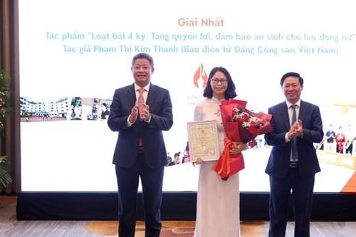 33 tác phẩm được trao thưởng 'Những cống hiến thầm lặng'