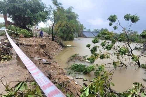 Hà Tĩnh: Lên phương án ứng phó sạt lở bờ sông Minh