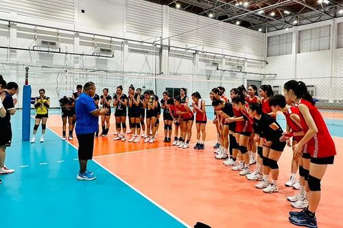 Kiều Trinh, Nguyệt Anh và đồng đội so tài với đội bóng chuyền Thái Lan trước thềm vòng 2 giải VĐQG