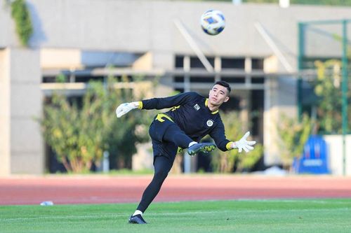 Quan Văn Chuẩn rực sáng trước Vũ Hán, sẽ là 'điểm tựa' vững chắc cho Hà Nội FC?