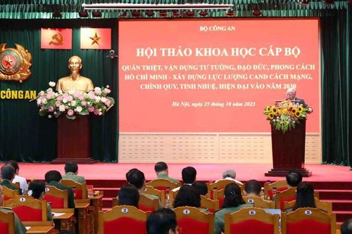 Học tập tư tưởng, đạo đức Hồ Chí Minh là trách nhiệm, bổn phận của mỗi cán bộ, chiến sĩ Công an nhân dân