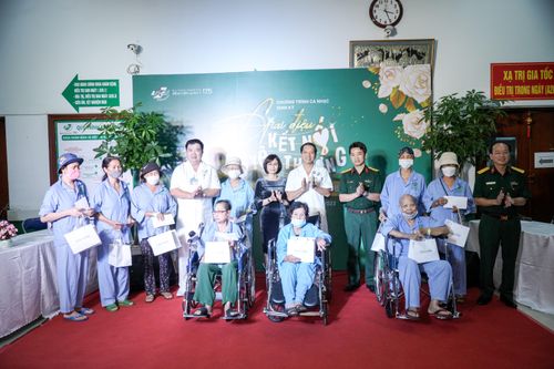 300 nữ bệnh nhân ung thư với chương trình 'Gửi người phụ nữ tôi yêu'