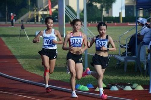 Nguyễn Thị Oanh bứt phá mạnh mẽ, bảo vệ thành công ngôi vô địch quốc gia 5.000m nữ