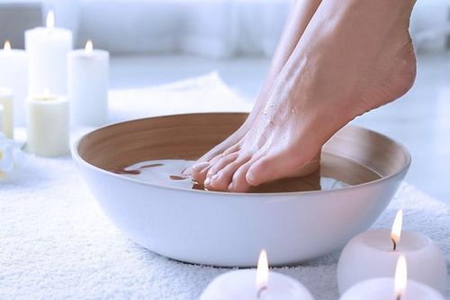 Những tác dụng của việc ngâm chân trong nước ấm và một số lưu ý giúp đạt hiệu quả tốt