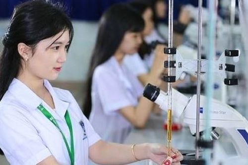Bình Dương dự kiến bao trọn gói học phí và đầu ra cho sinh viên ngành điều dưỡng, hộ sinh