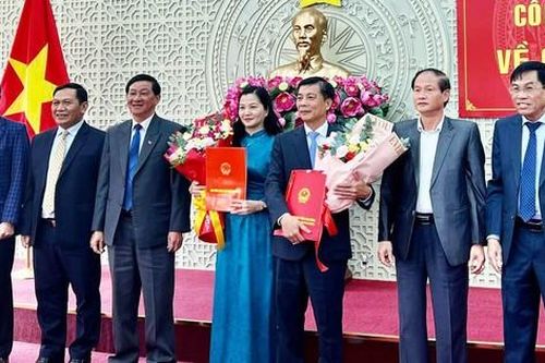 Lâm Đồng điều động, bổ nhiệm Chánh Thanh tra tỉnh và Chánh Văn phòng Đoàn ĐBQH - HĐND