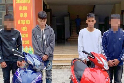 Khởi tố nhóm thanh thiếu niên 'thông chốt' và thách thức cảnh sát