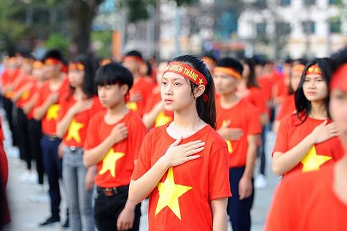 Trung ương Đoàn tổ chức cuộc thi viết 'Việt Nam trong tôi là'