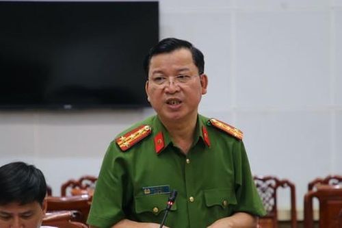 Vụ đầu độc cha và bà nội ở Tiền Giang: Bị can lên mạng tìm kiếm cách hạ độc