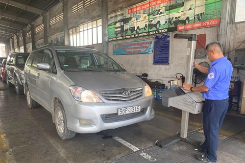 Các Trung tâm đăng kiểm ở TP.HCM có nguy cơ quá tải dịp cuối năm