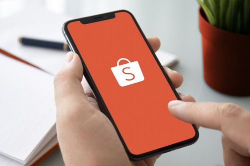 Shopee tăng trưởng mạnh, nhưng Tiki dậm chân tại chỗ