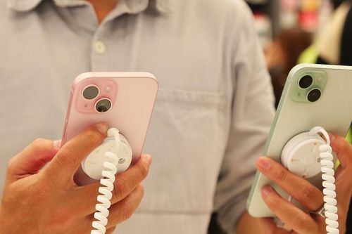 Bất chấp iPhone 15 ra mắt, doanh thu iPhone online tại Việt Nam sụt giảm