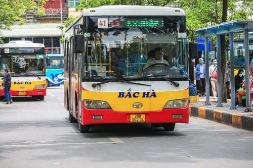Ngân hàng rao bán 37 chiếc xe buýt từng quen thuộc với nhiều người Hà Nội