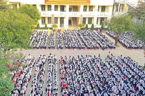 Thu 700.000 đồng/học sinh để tập văn nghệ: 'Phụ huynh triển khai sai quy trình'