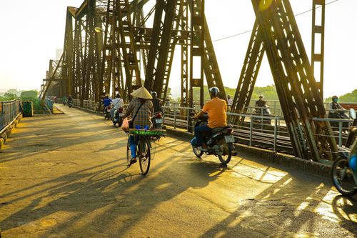 Bắc Bộ và Nam Bộ ngày nắng, từ Thanh Hóa đến Thừa Thiên-Huế có mưa
