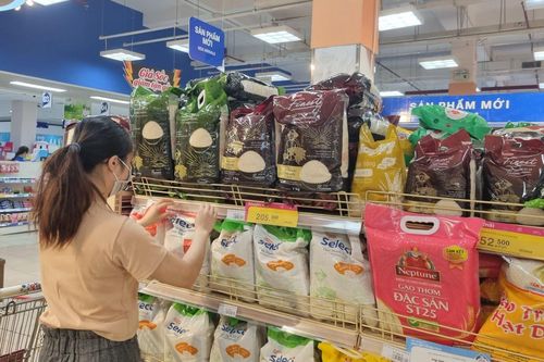 TP Hồ Chí Minh nỗ lực bình ổn giá gạo - Bài cuối: Nhiều sản phẩm 'té nước theo mưa'