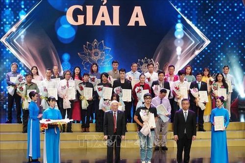 Trao giải thưởng sáng tác, quảng bá về học và làm theo tấm gương Bác Hồ