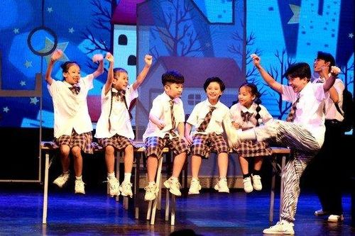 NSƯT Cao Ngọc Ánh: 'Viên đá ngũ sắc' lan tỏa niềm tin vào sự thiện tâm