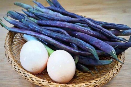 Quả này bé nhưng lại giàu canxi, đem xào với trứng dinh dưỡng tăng nhiều lần