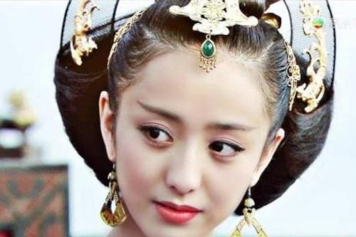 Để được hoàng đế sủng ái, Triệu Phi Yến đã nhét thứ này vào trong cơ thể mình