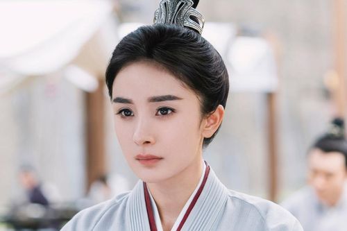Dương Mịch là sao Hoa ngữ đầu tiên làm được điều này