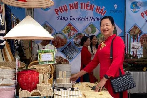 Chi hội trưởng thành lập hợp tác xã, tạo việc làm cho hàng trăm phụ nữ nông thôn
