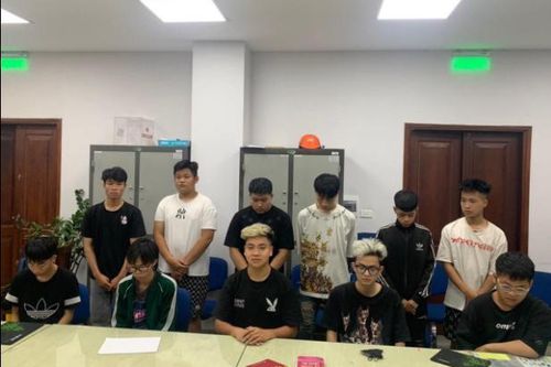 Khởi tố nhóm 'bốc đầu' náo loạn đường phố Thủ đô