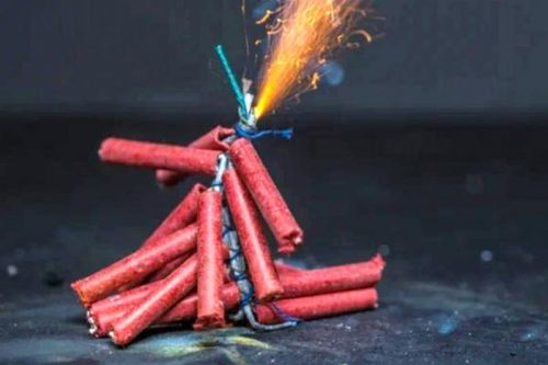Hải Dương: Xử phạt 18 triệu đồng hành vi đốt pháo trái phép của 3 người đàn ông