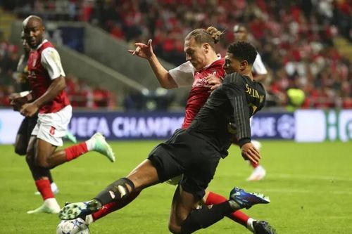 Bellingham tỏa sáng, Real Madrid toàn thắng ở Champions League