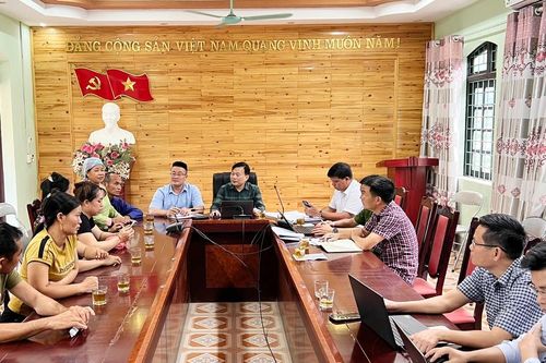 Họp trao đổi với các hộ dân thôn Phời 3, xã Tả Phời về phương án tái định cư