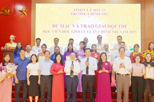 Thí sinh La Văn Choanh đạt giải Nhất Hội thi Học viên học giỏi lý luận chính trị