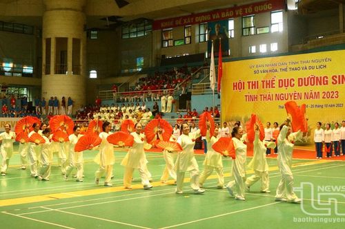 819 vận động viên tham gia Hội thi Thể dục dưỡng sinh