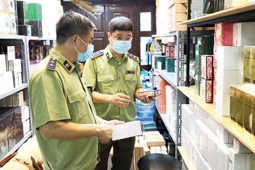 Làm rõ, xử lý 3 mẫu mỹ phẩm có dấu hiệu giả xuất xứ, không đạt chất lượng