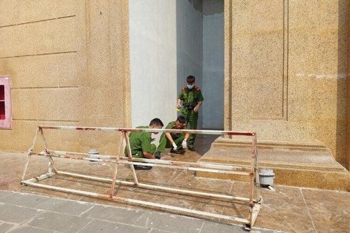 Nữ sinh lớp 9 rơi từ tầng cao chung cư ở Vĩnh Phúc
