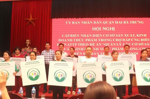 Quận Hai Bà Trưng: Siết chặt quản lý sản xuất, kinh doanh thực phẩm trong chợ